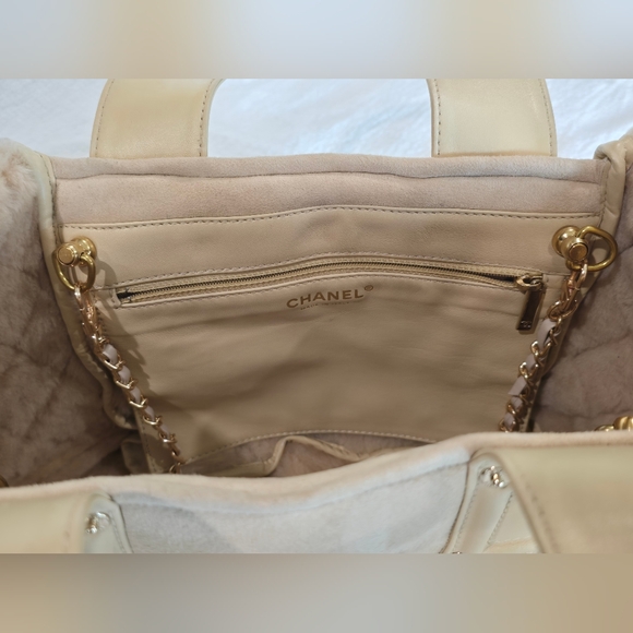 Chanel Sparkle Tote Suede Beige Leather Shearling Chain Cream Purse Shoulder Bag - Picture 9 of 16